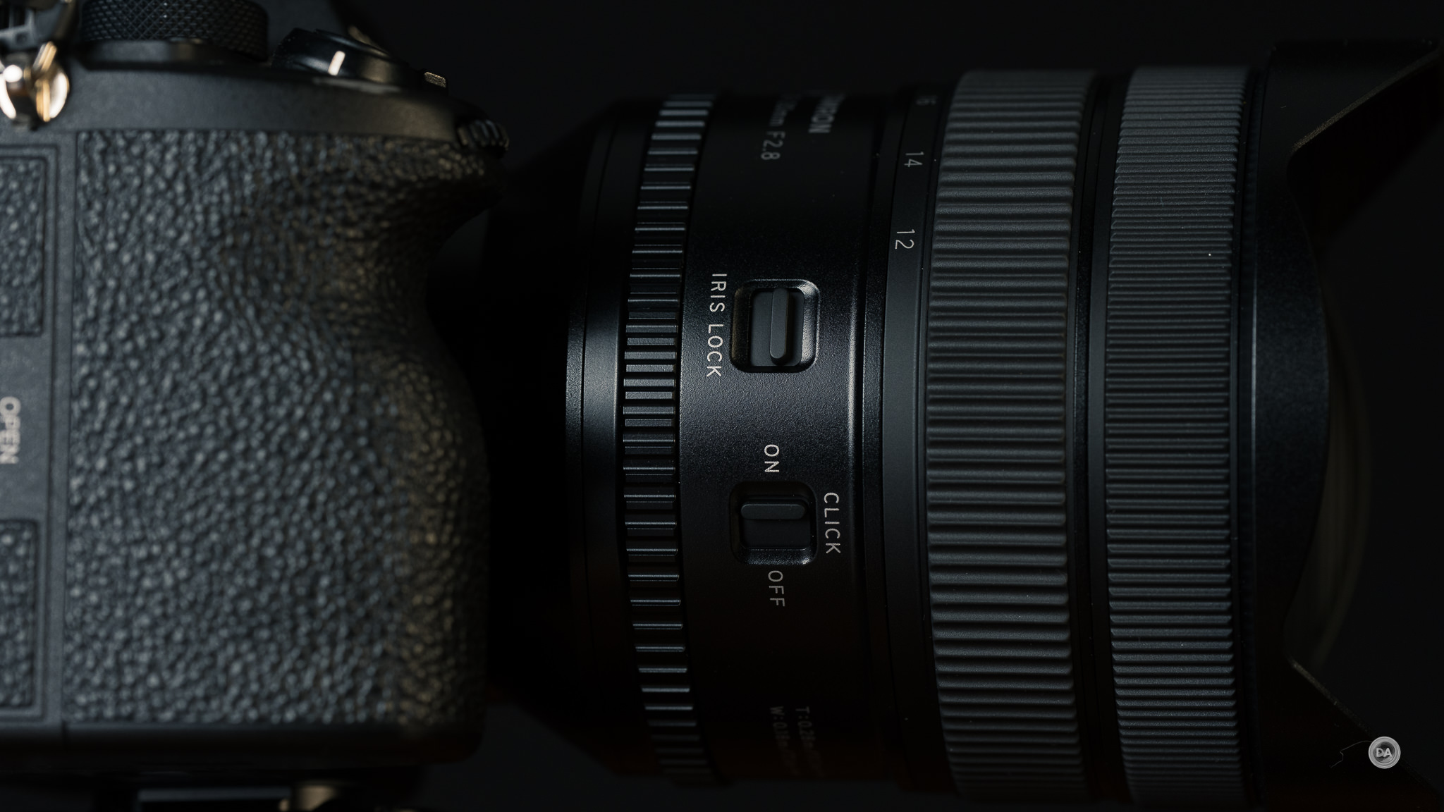 Tamron 12-20mm F2.8 vs 16-30mm F2.8 G2: nên chọn ống kính siêu rộng nào?