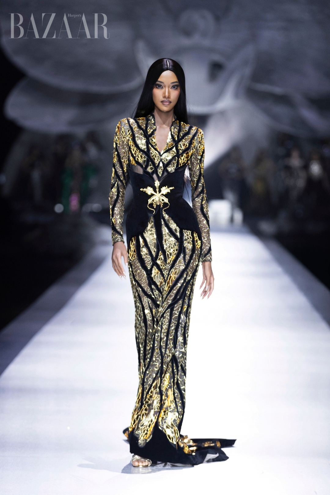 Hoàng Thùy, Kỳ Duyên, Lan Khuê và cú thăng hạng của haute couture Việt