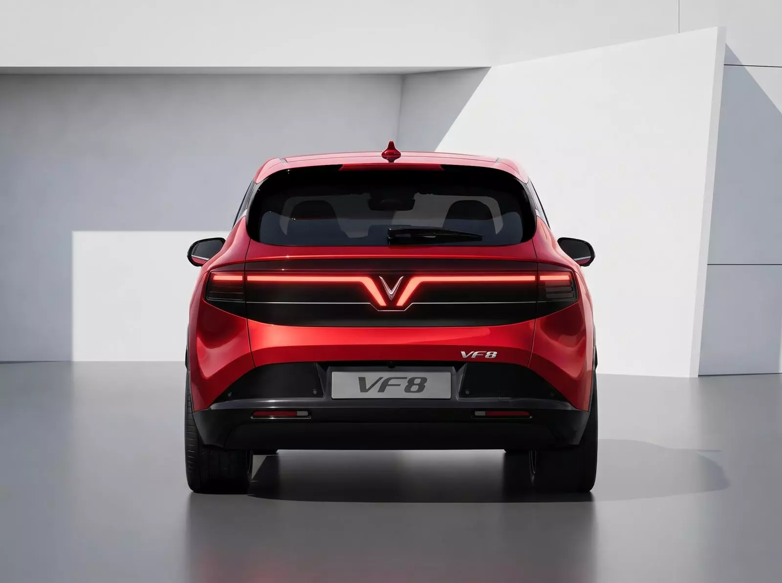 VinFast VF 8 và EC Van: Giá mới tháng 8, có đáng xuống tiền?