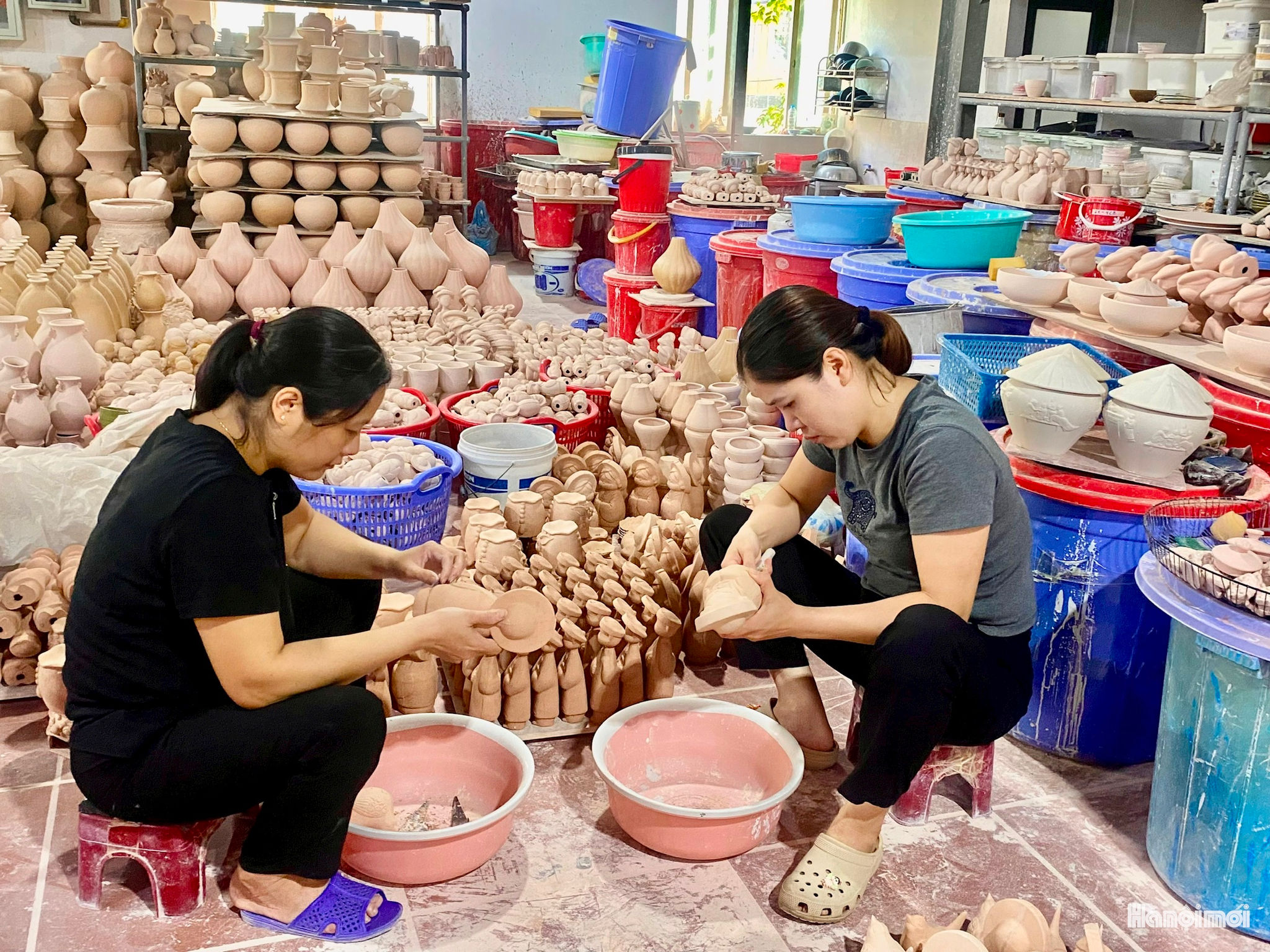Hợp tác xã gốm Bát Tràng: giữ di sản, mở đường tăng trưởng