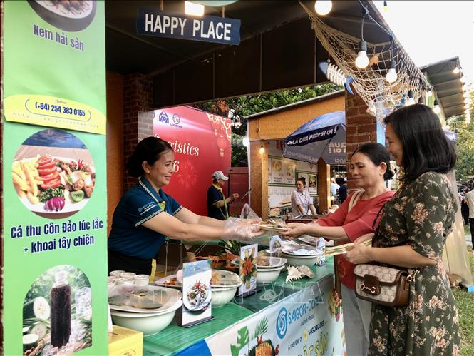 Ẩm thực địa phương: Động lực mới của du lịch nội địa