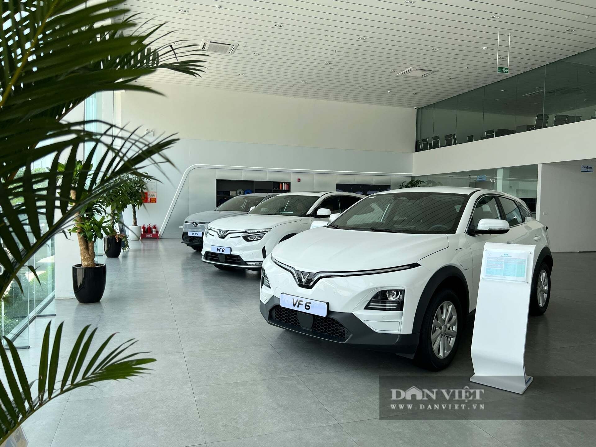 VinFast áp đảo cuộc đua xe điện bằng ưu đãi giá rẻ