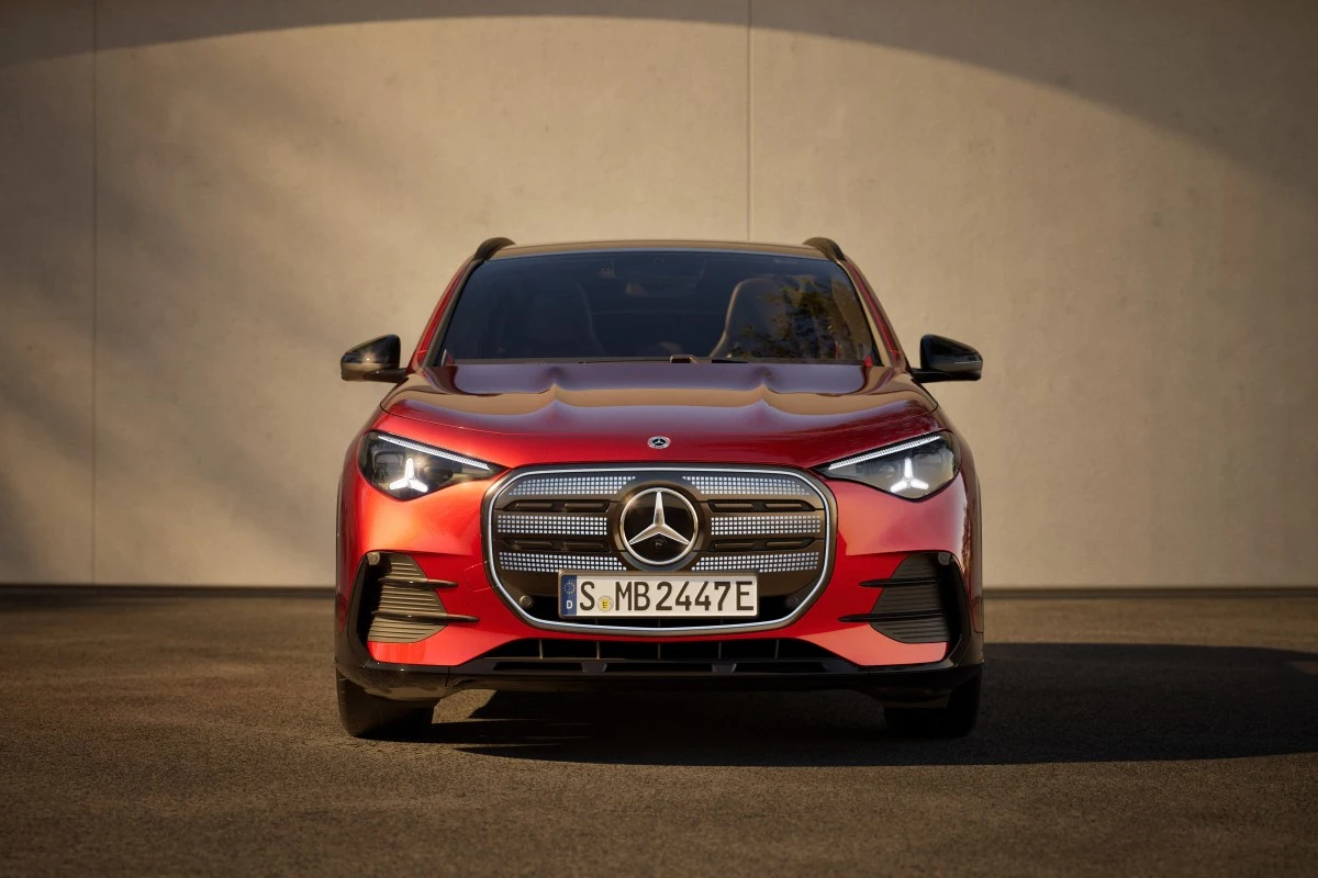 Mercedes GLA Electric vs Genesis GV60 Magma: Which Premium SUV Gets 800V Right?