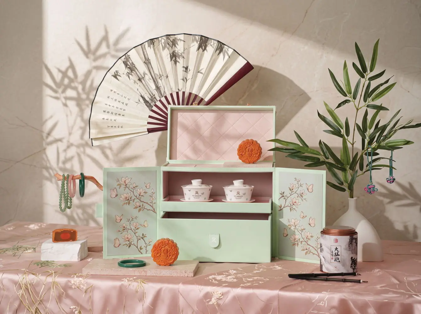 Seasonal Food Packaging That Doubles as Décor