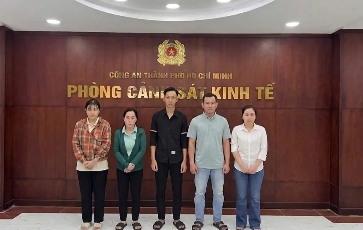 Cơ sở trộn kem giả ở TP.HCM và Hà Nội: Mạng lưới biến nguyên liệu rẻ thành mỹ phẩm ‘hàng hiệu’