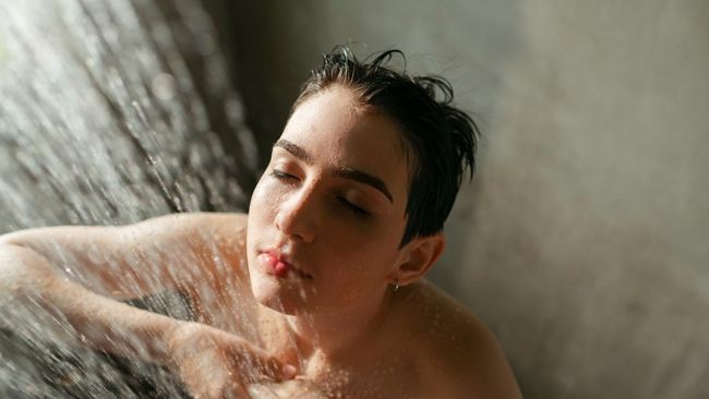 Những mẹo ngủ ngon tự nhiên với chanh, gừng và nước ấm