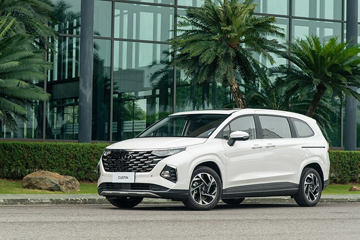 Hyundai Custin: chọn phiên bản MPV 7 chỗ đáng mua