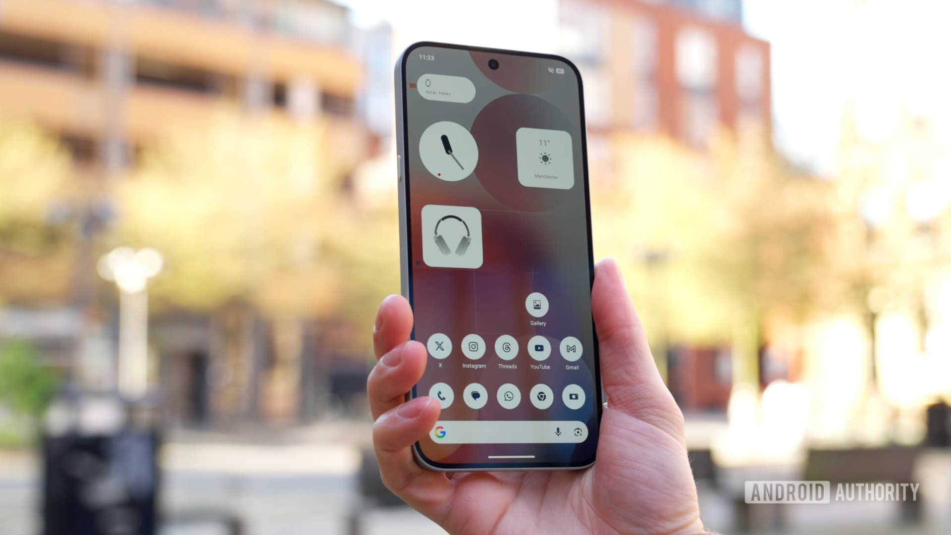 Nothing’s Bigger Smartphone Bet Is Good News for Fed‑Up Flagship Shoppers