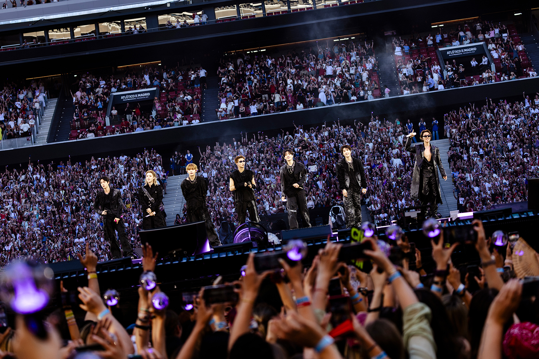 BTS chiếm lĩnh sân khấu quốc tế: từ World Cup đến MetLife