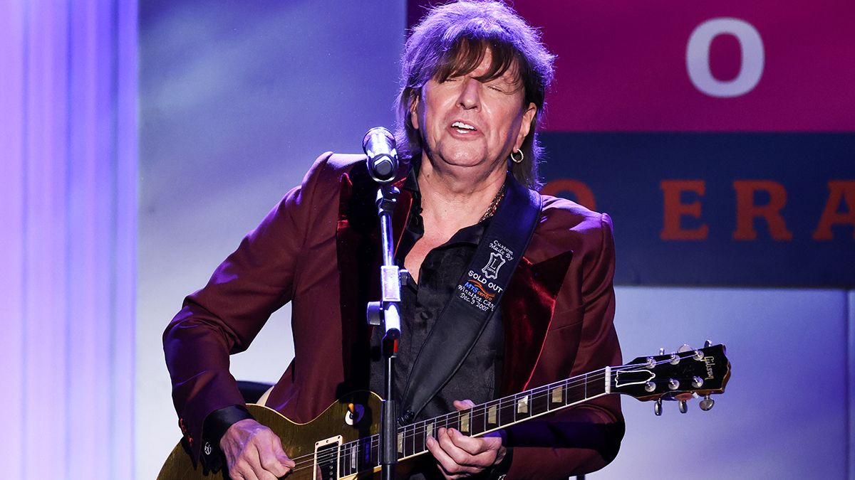From Albert Collins to Joe Bonamassa: How Guitar Masters Pass Down Their Fire