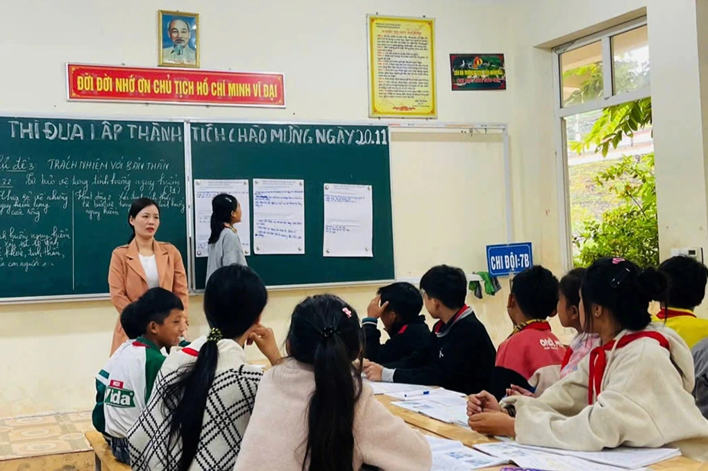 Sách giáo khoa miễn phí nhưng tiếng Anh vẫn là “khoản ẩn” của phụ huynh