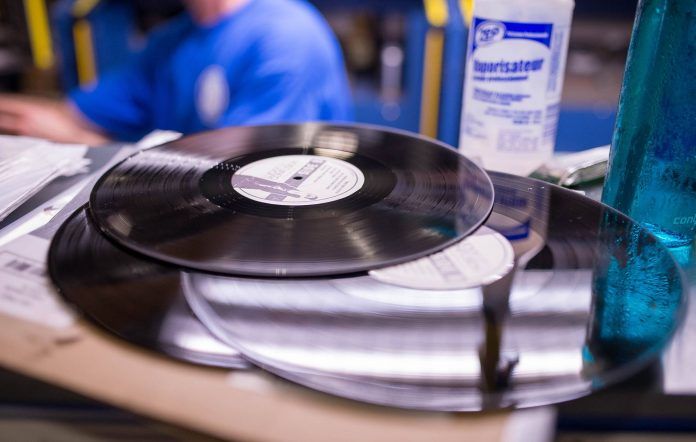 Can You Hear the Difference? How Fans Spot AI Music