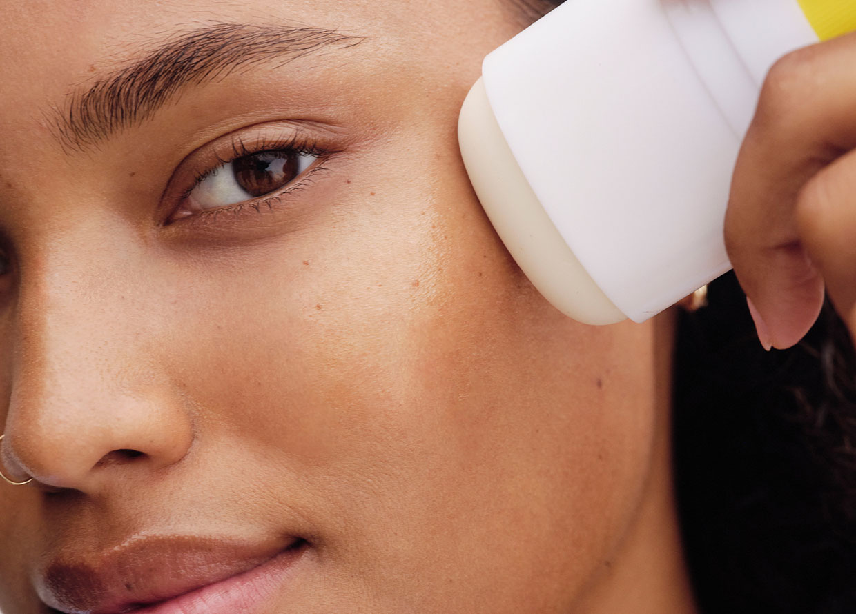 How to Reapply SPF Over Makeup Without Ruining Your Look