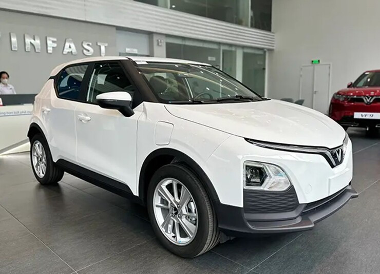 VinFast VF 3 và VF 5: Chọn xe điện giá rẻ nào hợp bạn?