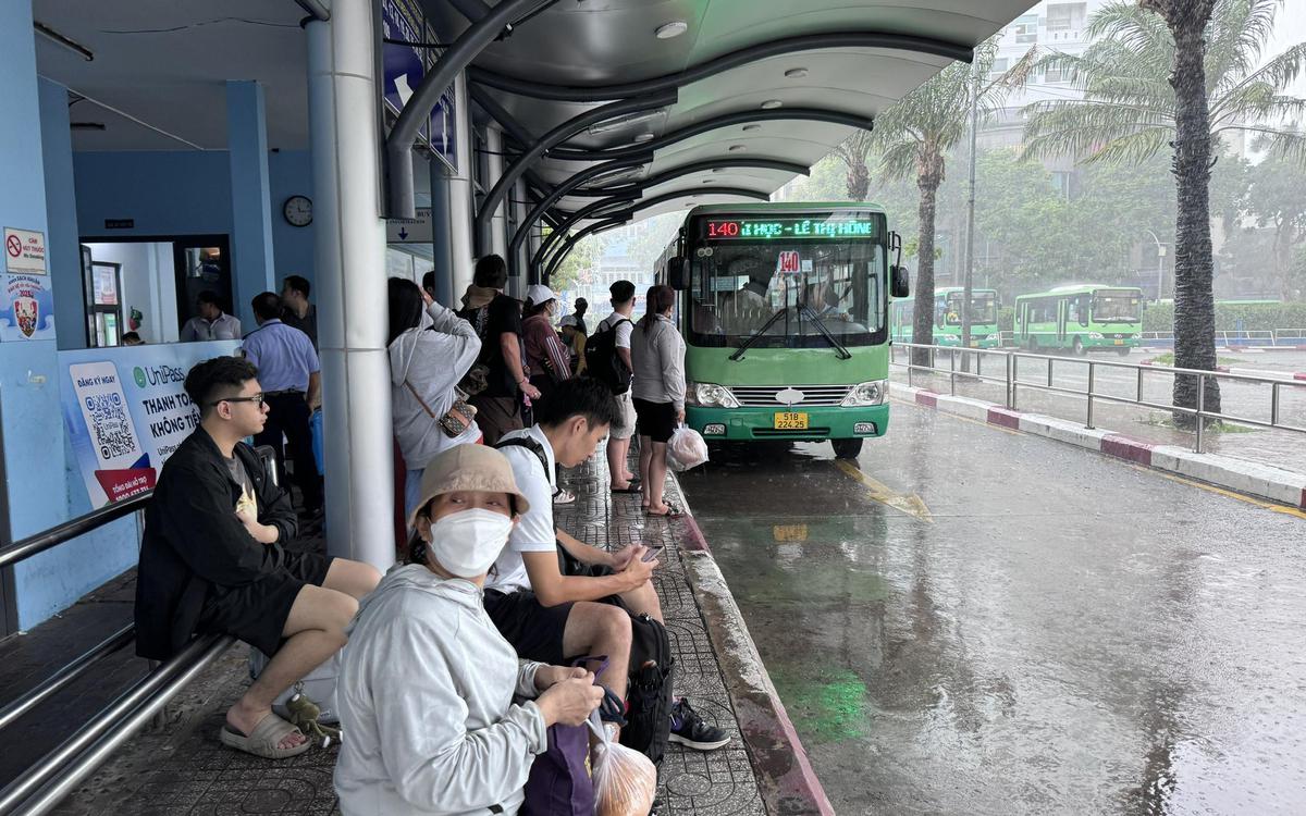 Từ vé buýt miễn phí đến chiến lược du lịch công cộng giá rẻ