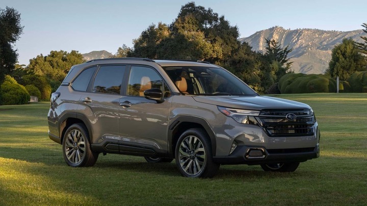 Subaru tháng 8: Forester giảm 360 triệu, SUV nào đáng xuống tiền?