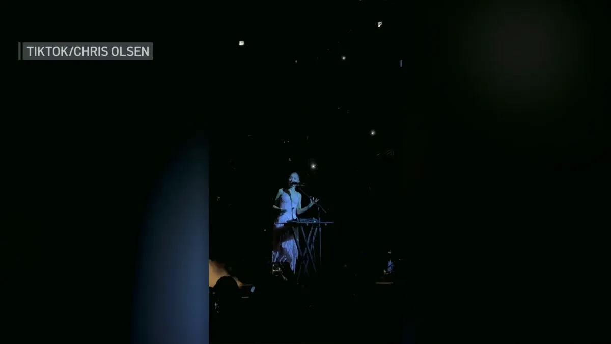 Ariana Grande Uses the Stage, Not a Statement, to Explain Her Break