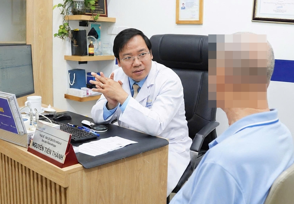 Tự chữa bệnh da bằng lá cây: cái giá là bội nhiễm và suy gan tiềm ẩn