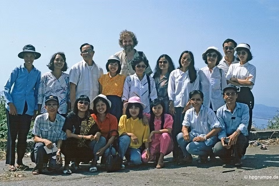 Ống kính Hans-Peter Grumpe: Việt Nam hoang sơ và khoảng cách hôm nay