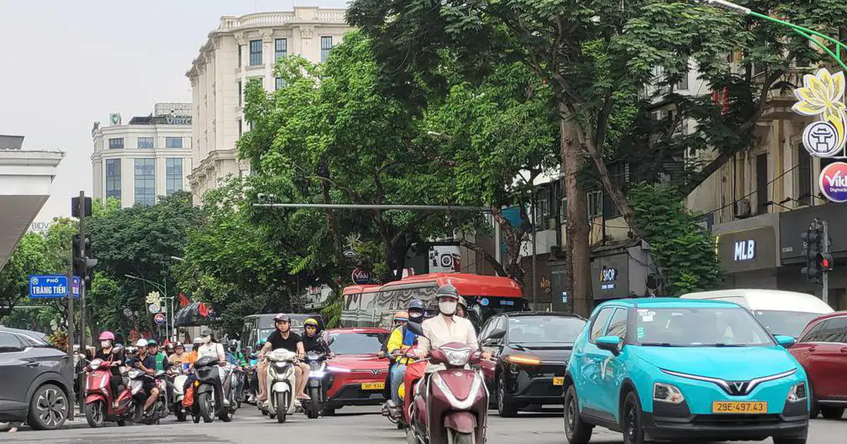 Hà Nội hỗ trợ chuyển đổi phương tiện xanh: Ai được hưởng lợi và đăng ký ra sao?