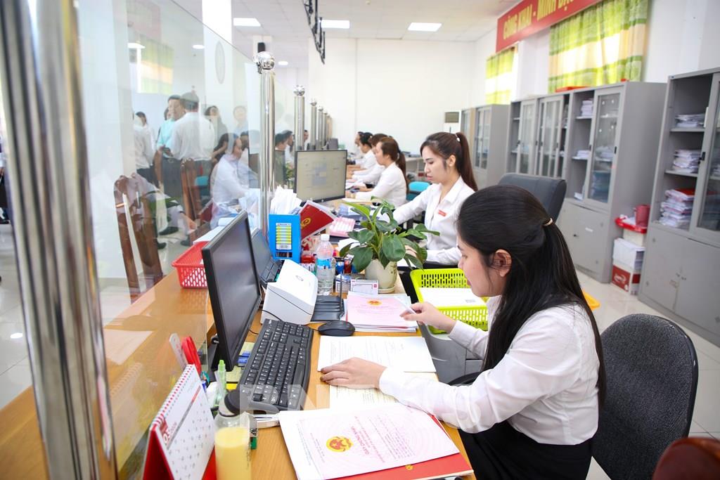 Chính quyền địa phương dùng AI xử lý hồ sơ: Giảm trễ hạn, tăng minh bạch