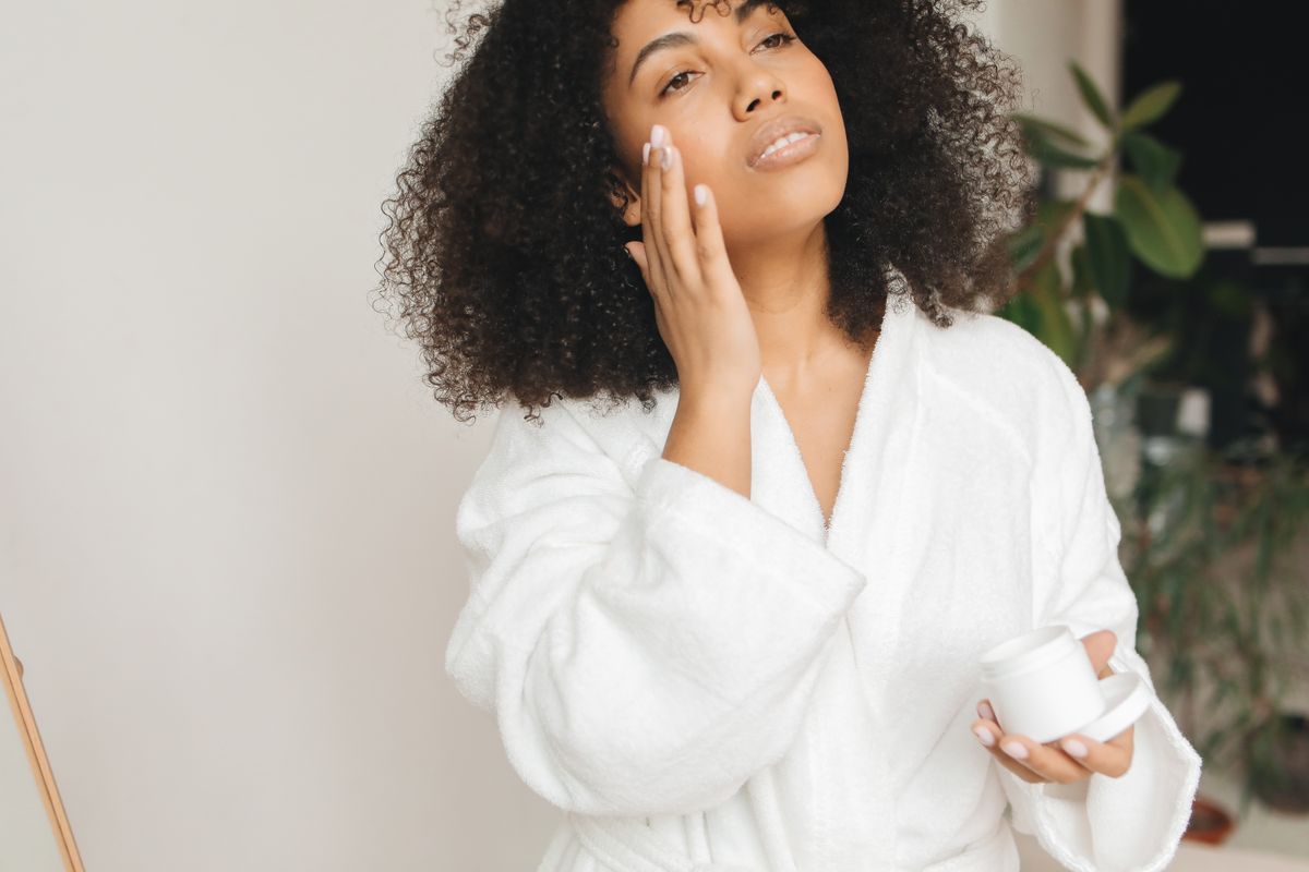 8 Potent Herbs for Radiant Skin: Nature’s Smartest Beauty Allies