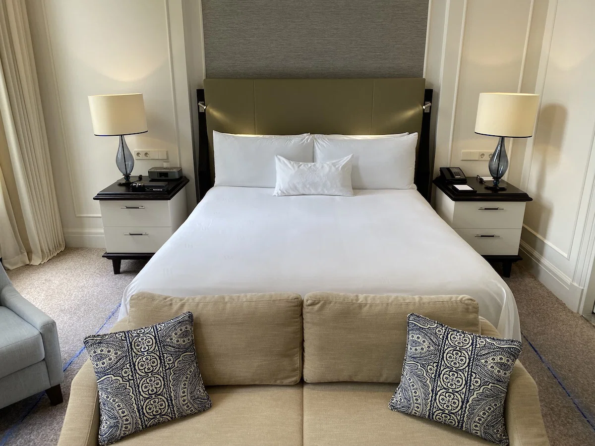 Hilton, Southwest, or Hyatt Points: Which Deal Is Worth Buying?