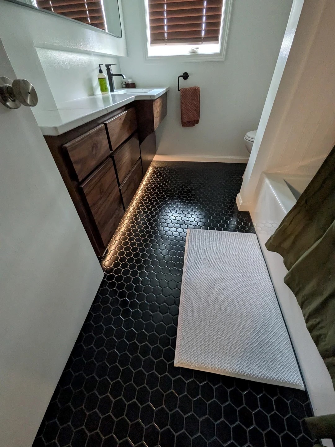 How Designers Transform Tired Bathrooms Without Moving the Layout