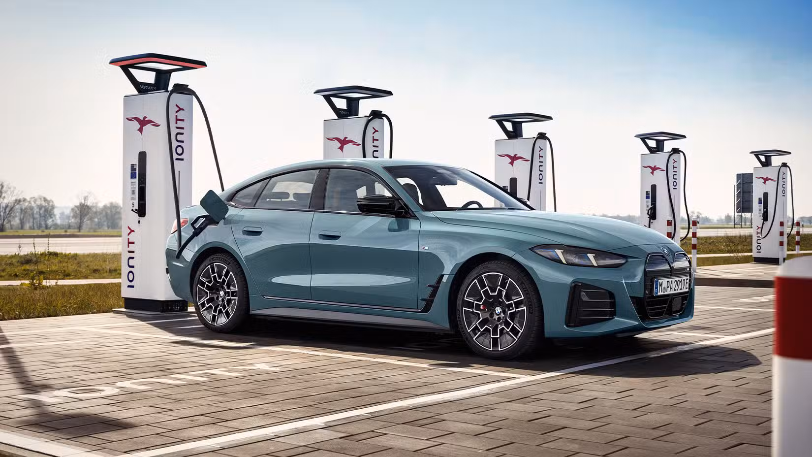 Tesla Model Y Long Range vs Ioniq 6 and BMW i4