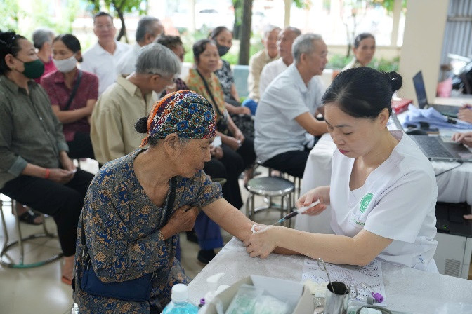 Khám sức khỏe định kỳ cho toàn dân: từ chữa bệnh sang phòng bệnh