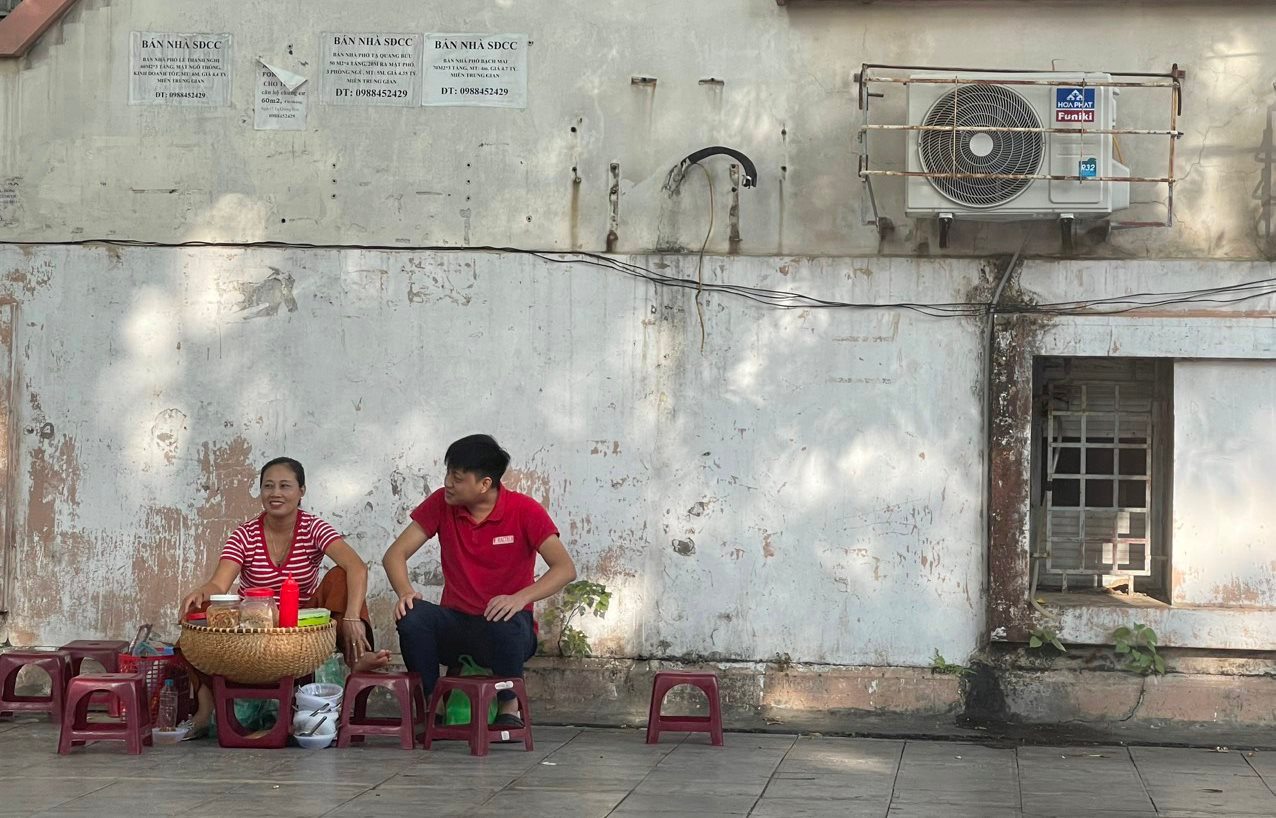 Những thức quà mùa thu trên vỉa hè níu chân du khách