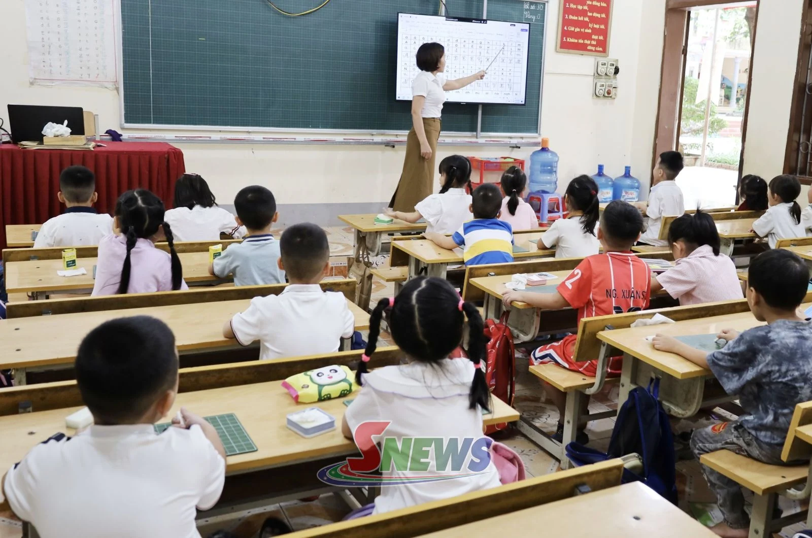 Những lớp học hè miễn phí: Khi cộng đồng trở thành thầy cô vùng sâu