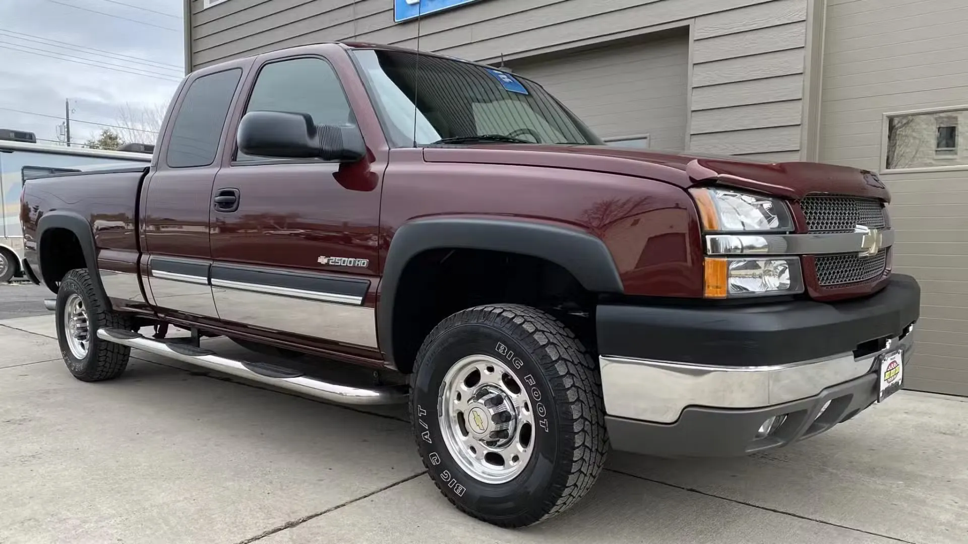 Which Gas Engines Survive 300,000 Miles? The Toughest Ford and Chevy Picks