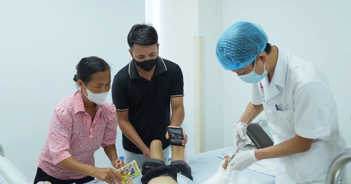 Áo chống nắng có thể gây nguy hiểm cho trẻ em trên xe máy