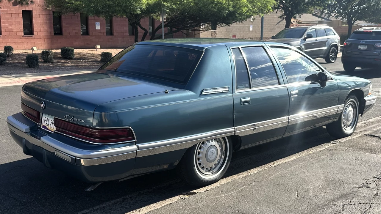 Forgotten V8 Sedans That Beat Modern Gas Performance on Price
