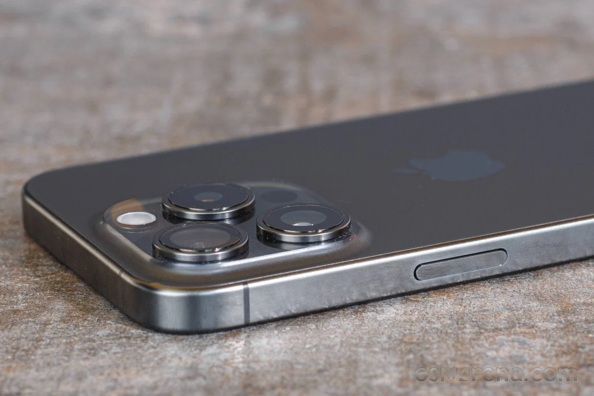 iPhone 15 Pro vs iPhone 17 Pro: mẫu cũ có giá trị tốt hơn?