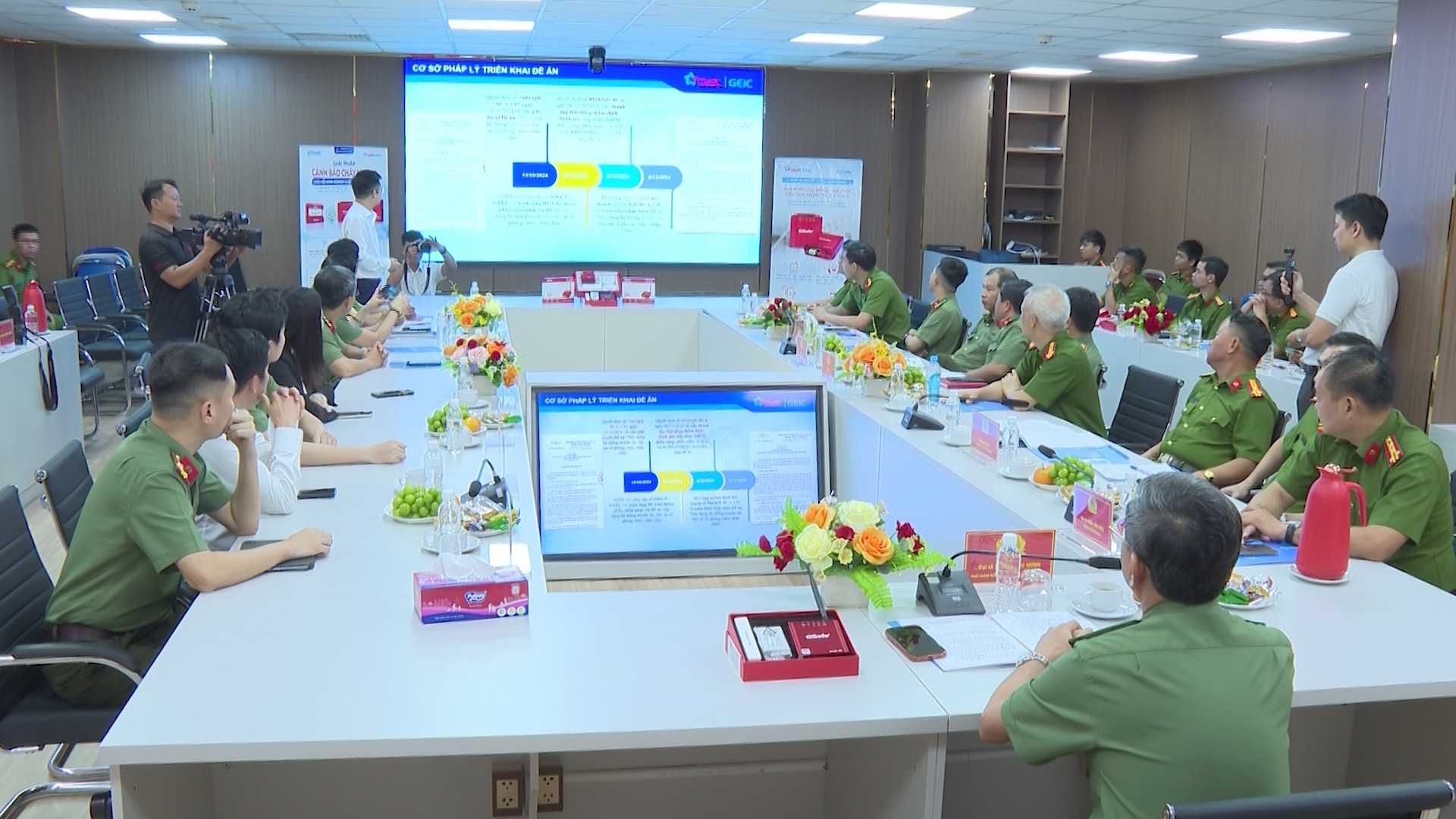 Trung tâm chỉ huy số đang thay đổi cách thành phố ứng cứu khẩn cấp