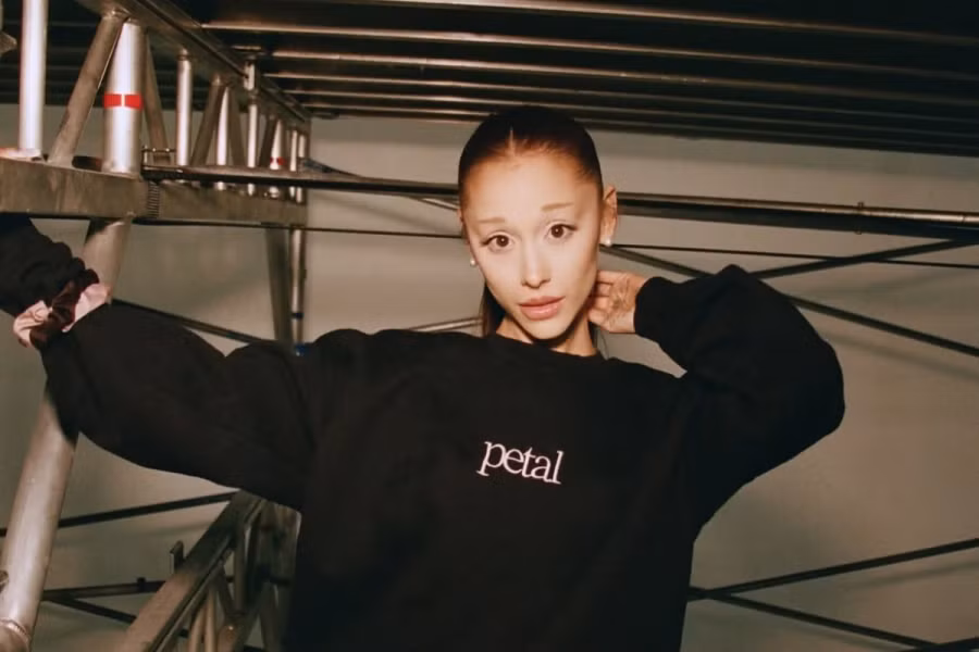 Ariana Grande tạm nghỉ: Khi sao pop buộc phải đặt ranh giới với dư luận