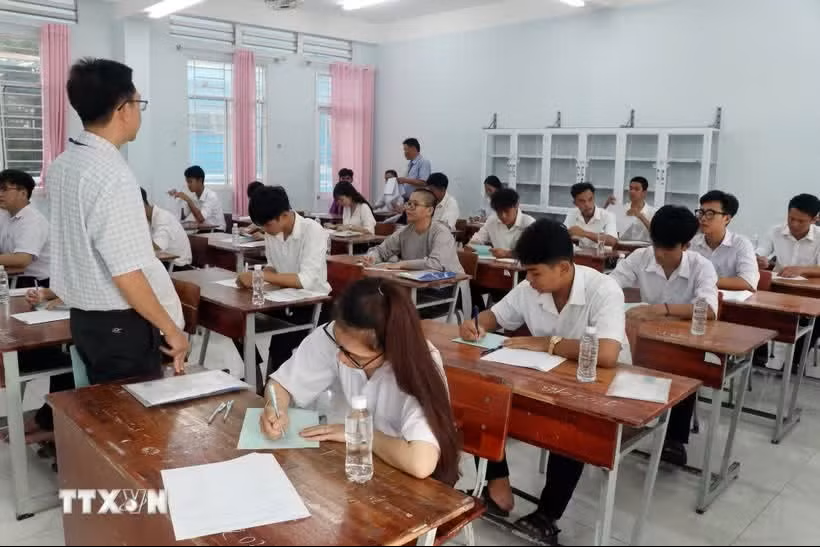 Những nhiệm vụ trọng tâm giáo dục: từ quản lý sang quản trị phát triển