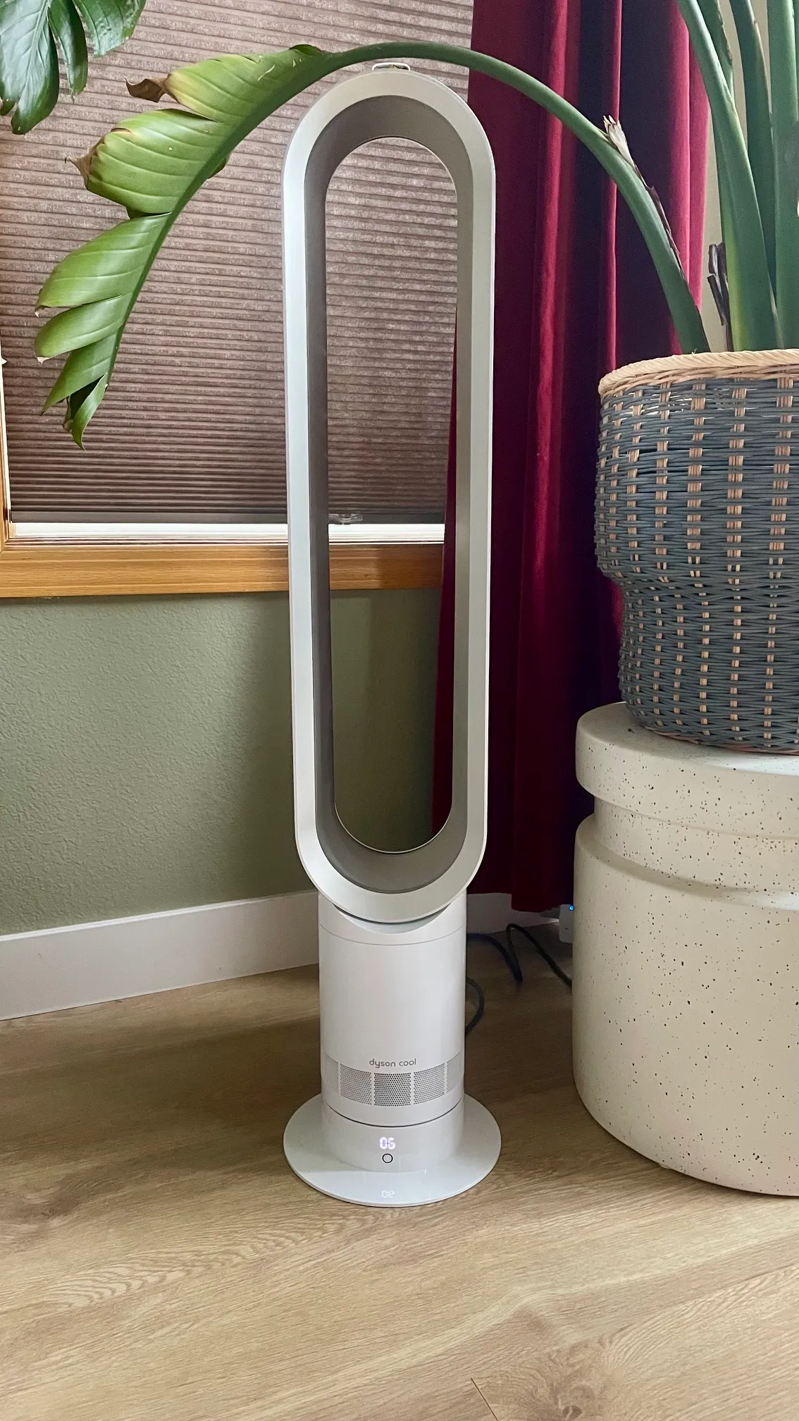 Dyson Cool Tower Fan Review: Quiet Power for Cozy Rooms