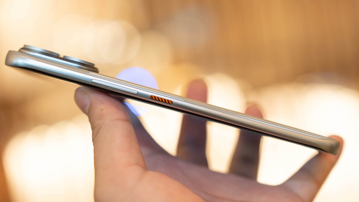 TECNO POVA Curve 2 5G: Pin 8000mAh trong thân máy mỏng 7,42mm