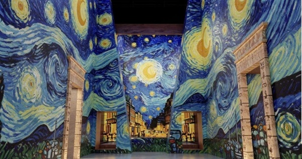 Van Gogh Timeless: Khi ánh sáng mở cánh cửa bước vào hội họa