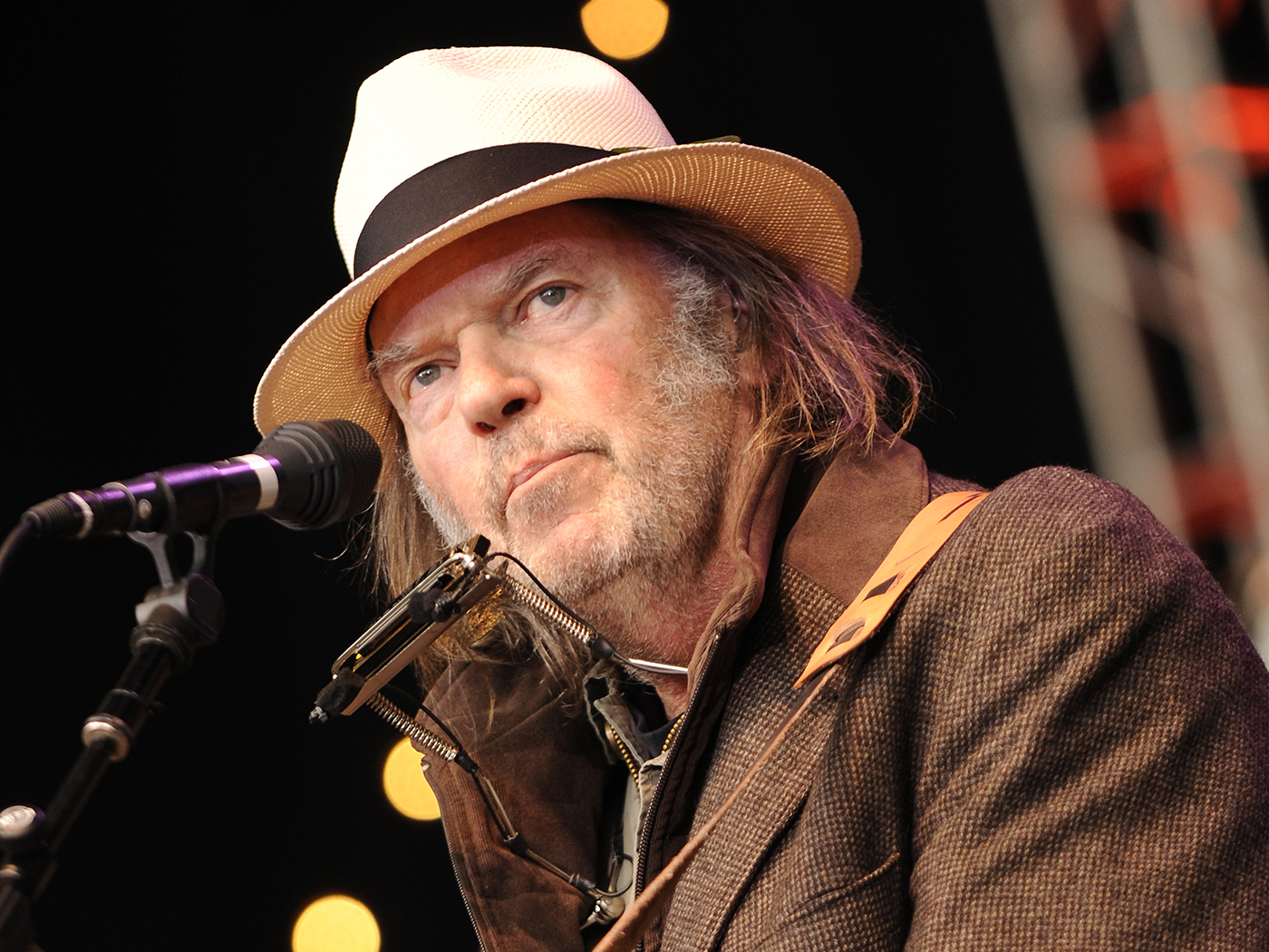 Neil Young’s Refusal to Listen: The Sound of Radical Independence