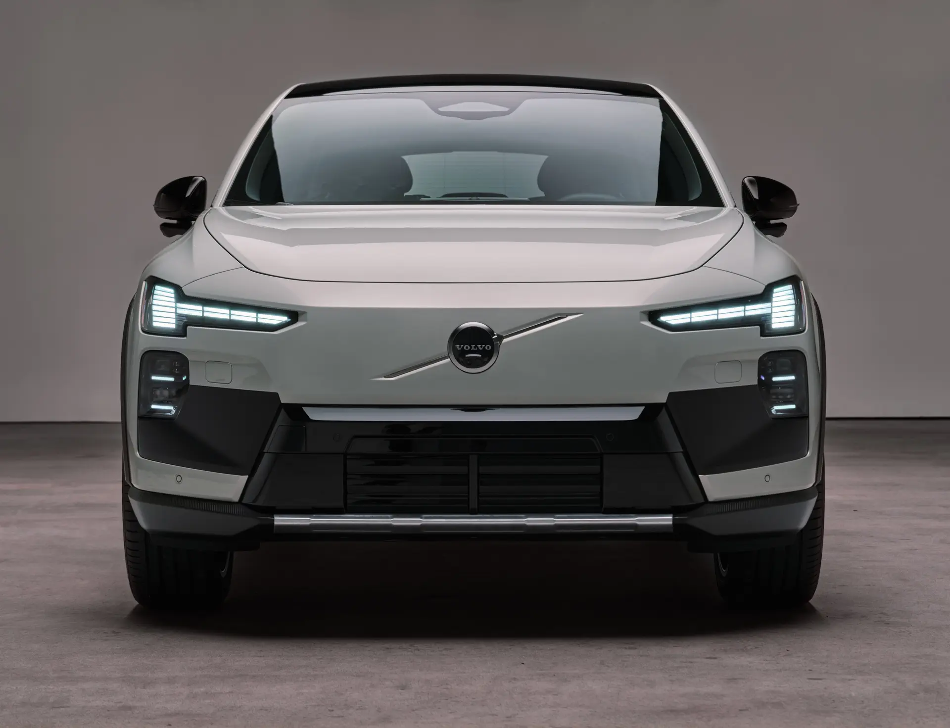Volvo EX50 vs Tesla Model Y L: New Three-Row EV Family Haulers