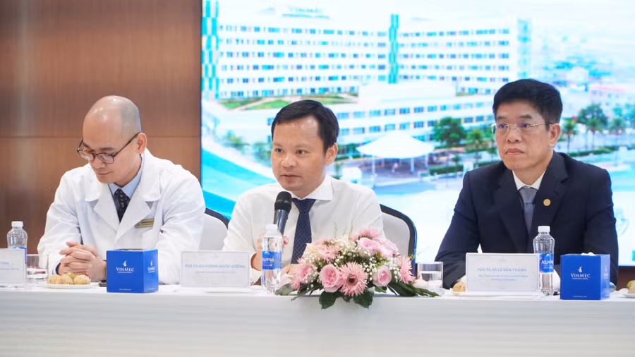 Ca phẫu thuật robot từ xa hai chiều đầu tiên: Bước ngoặt y học hiện đại