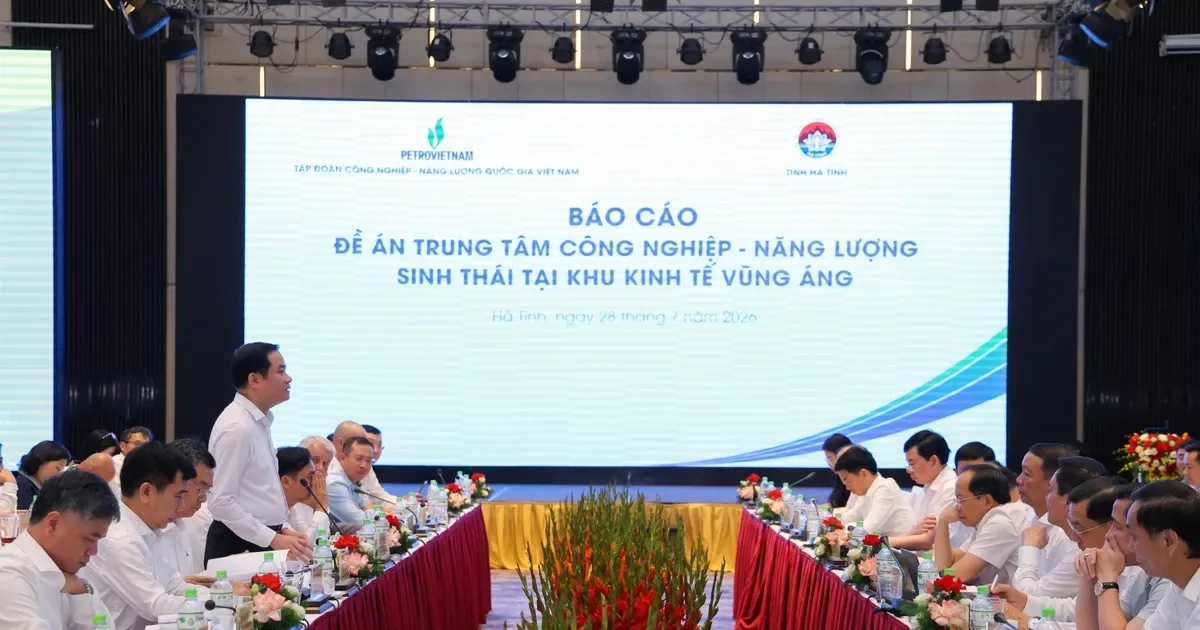 Quảng Ngãi Dung Quất và Hà Tĩnh Vũng Áng: cuộc đua thành trung tâm năng lượng quốc gia