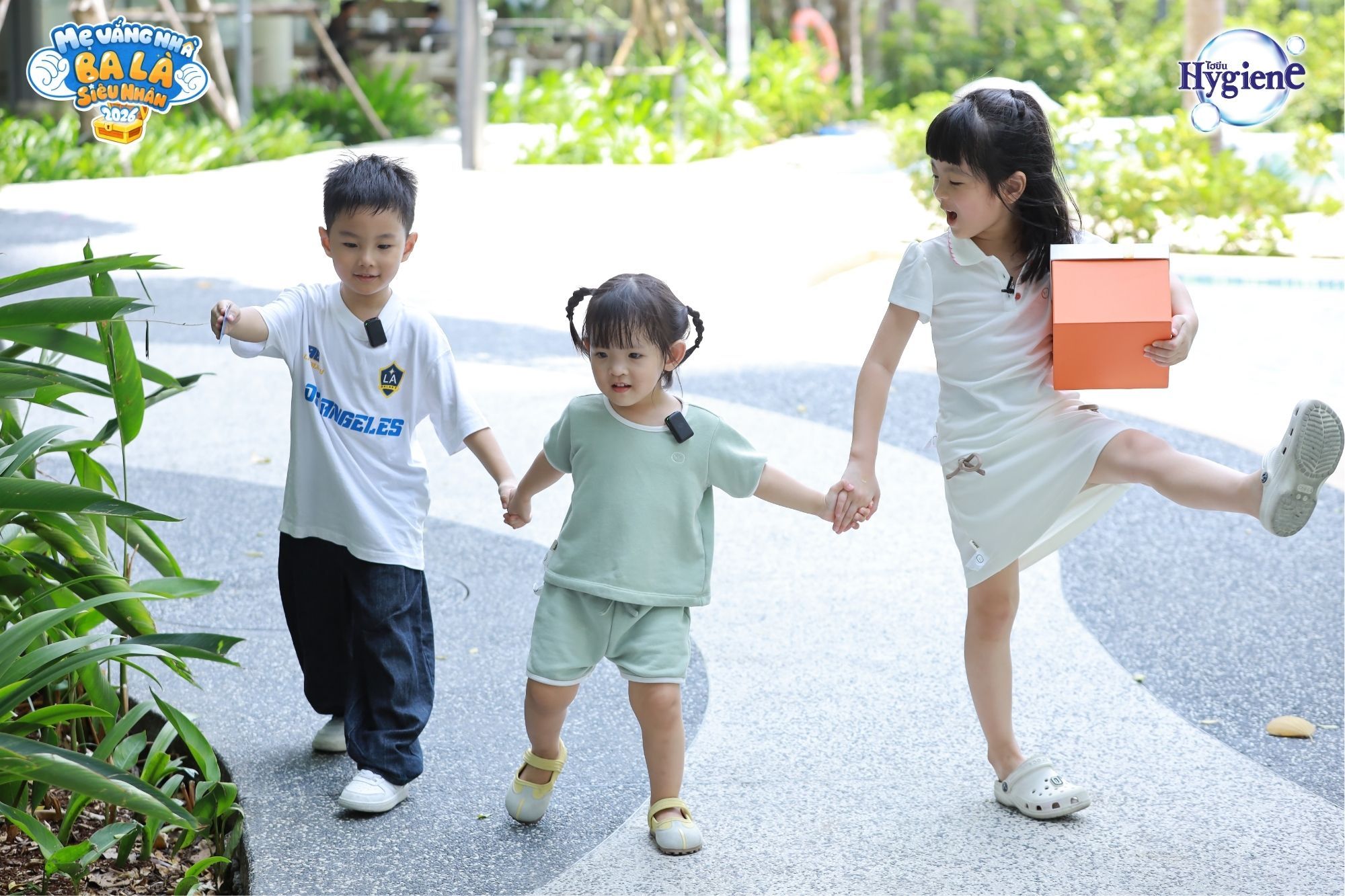 Những mẹo dạy con ‘cao tay’ từ gia đình nghệ sĩ