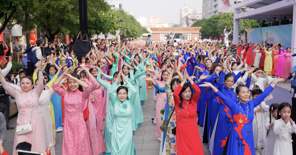 Hơn 58.000 người diễu hành áo dài: khi di sản hóa thành sự kiện toàn dân