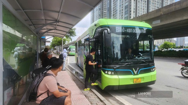Hà Nội hỗ trợ chuyển đổi xe điện: Chính sách, hạ tầng và thực tế triển khai