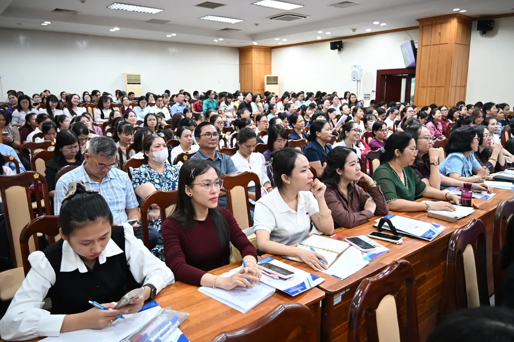 Giáo viên vùng cao học ứng dụng AI: Từ tập huấn đến đổi mới lớp học